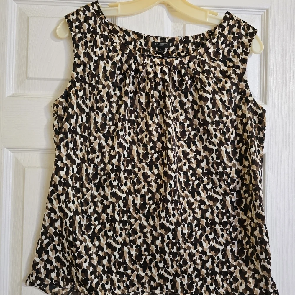Talbots Petite Animal Print Camo Sleeveless Top Small Lightweight